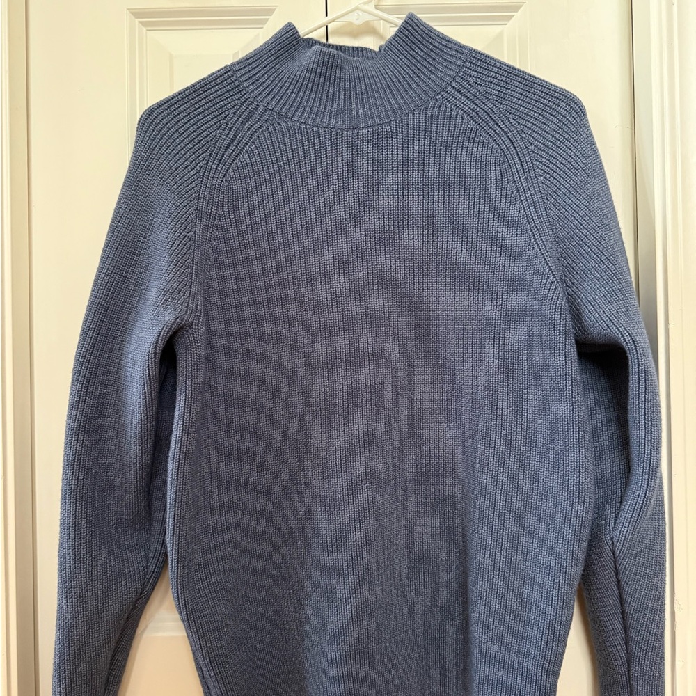 Uniqlo Men's Turtleneck Sweater in Blue